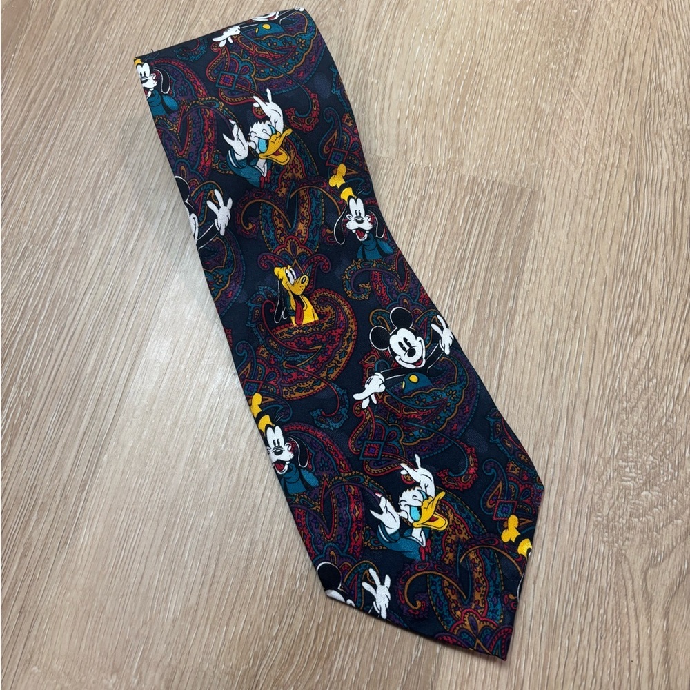The Disney Store Paisley Tie Mickey Mouse Pluto Donald Duck 100% Silk